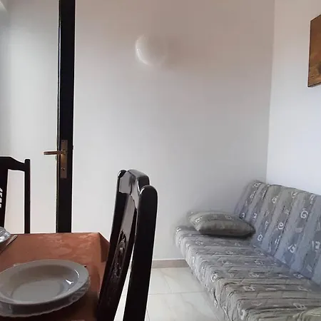Helena Close To 3* Krk Town