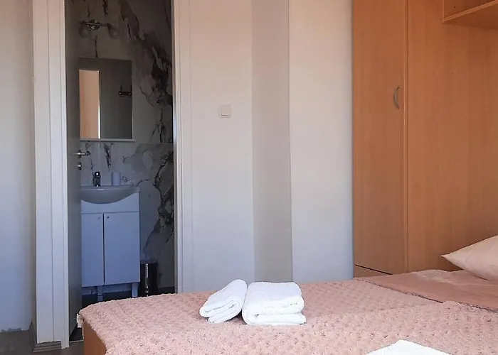 Helena Close To Vendégház 3*