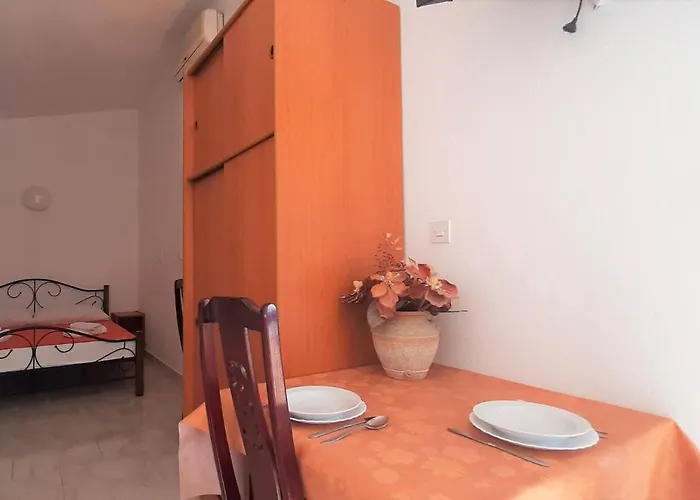 Helena Close To Vendégház Krk Town