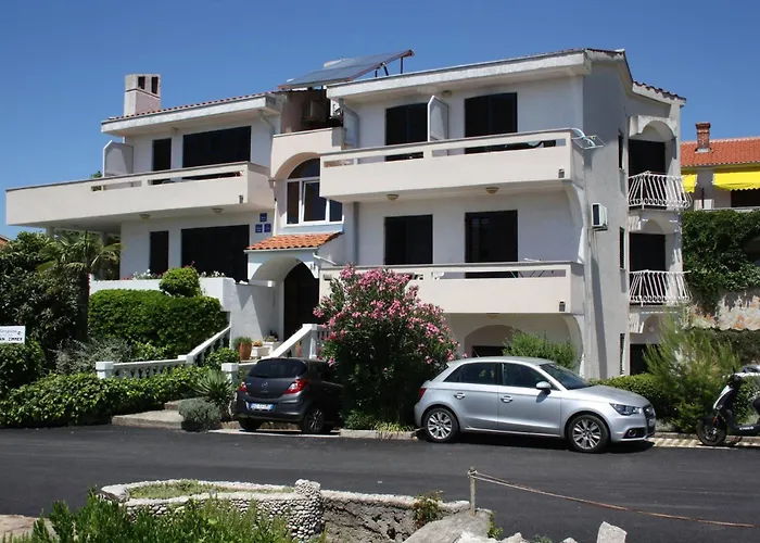 Helena Close To 3* Krk Town