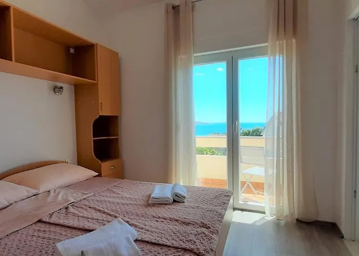 Pensjonat Helena Close To Krk Town